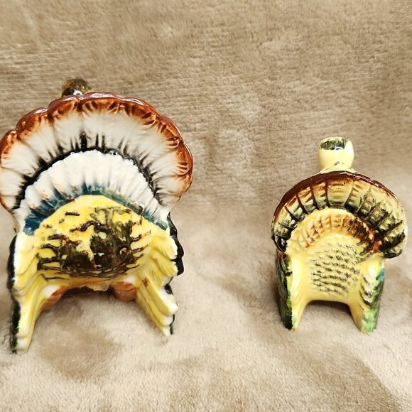 Ceramic Holiday Salt & Pepper Shakers - Picture 4 of 5